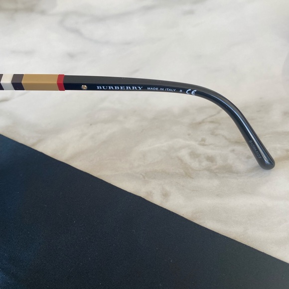 Authentic Burberry Sunglasses - Picture 6 of 6